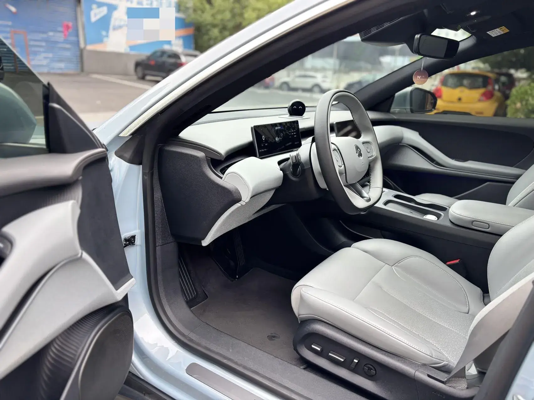 2022 NIO ET5 thumbnail 4