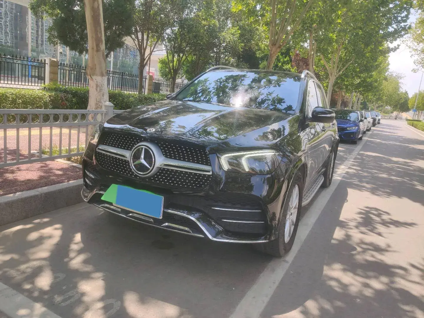 2020 MERCEDES-BENZ GLE view 1