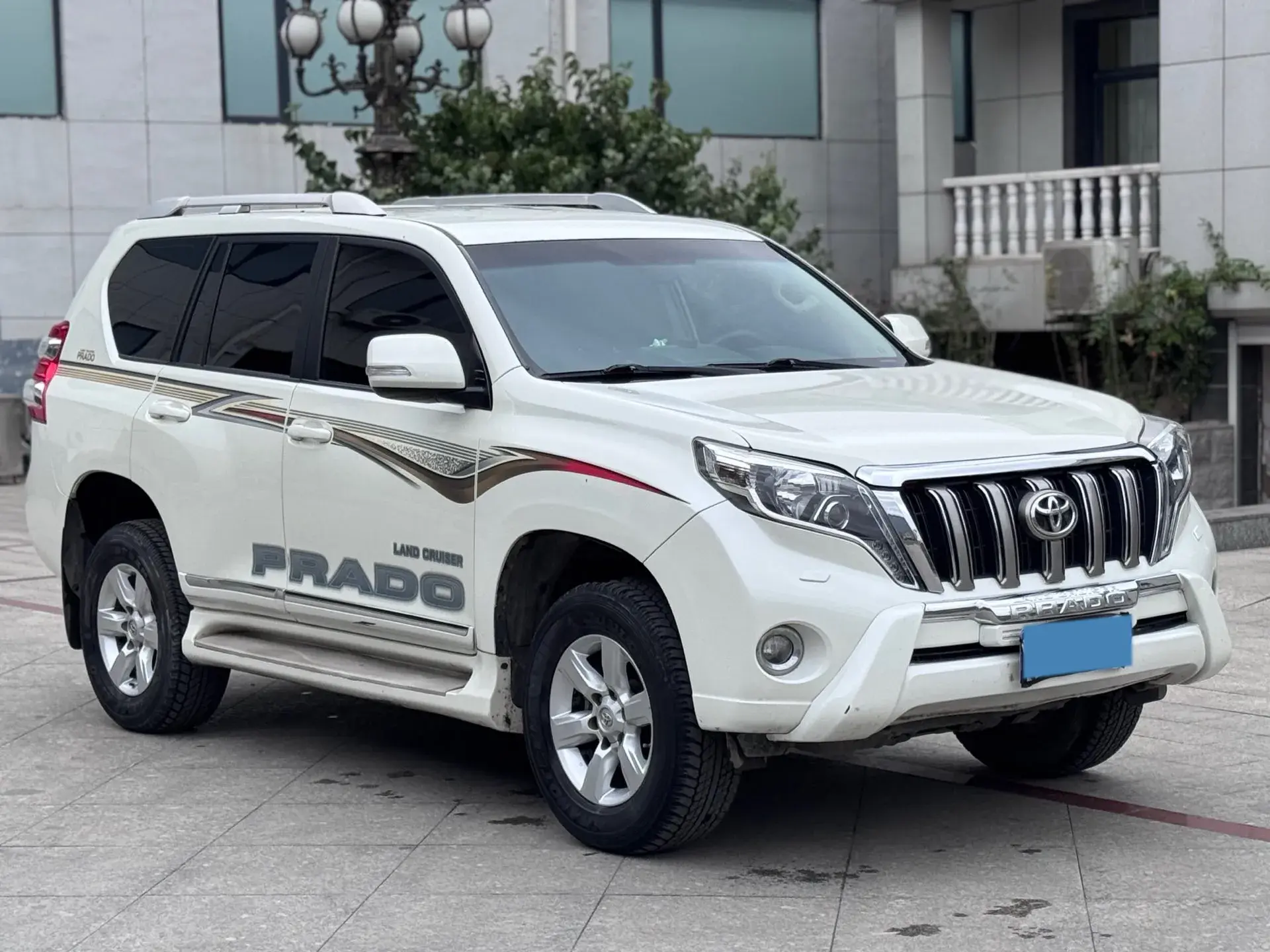 2017 TOYOTA COROLLA thumbnail 3