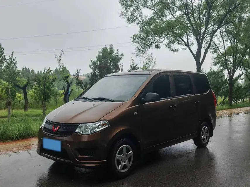 2020 WULING HONGGUANG view 1