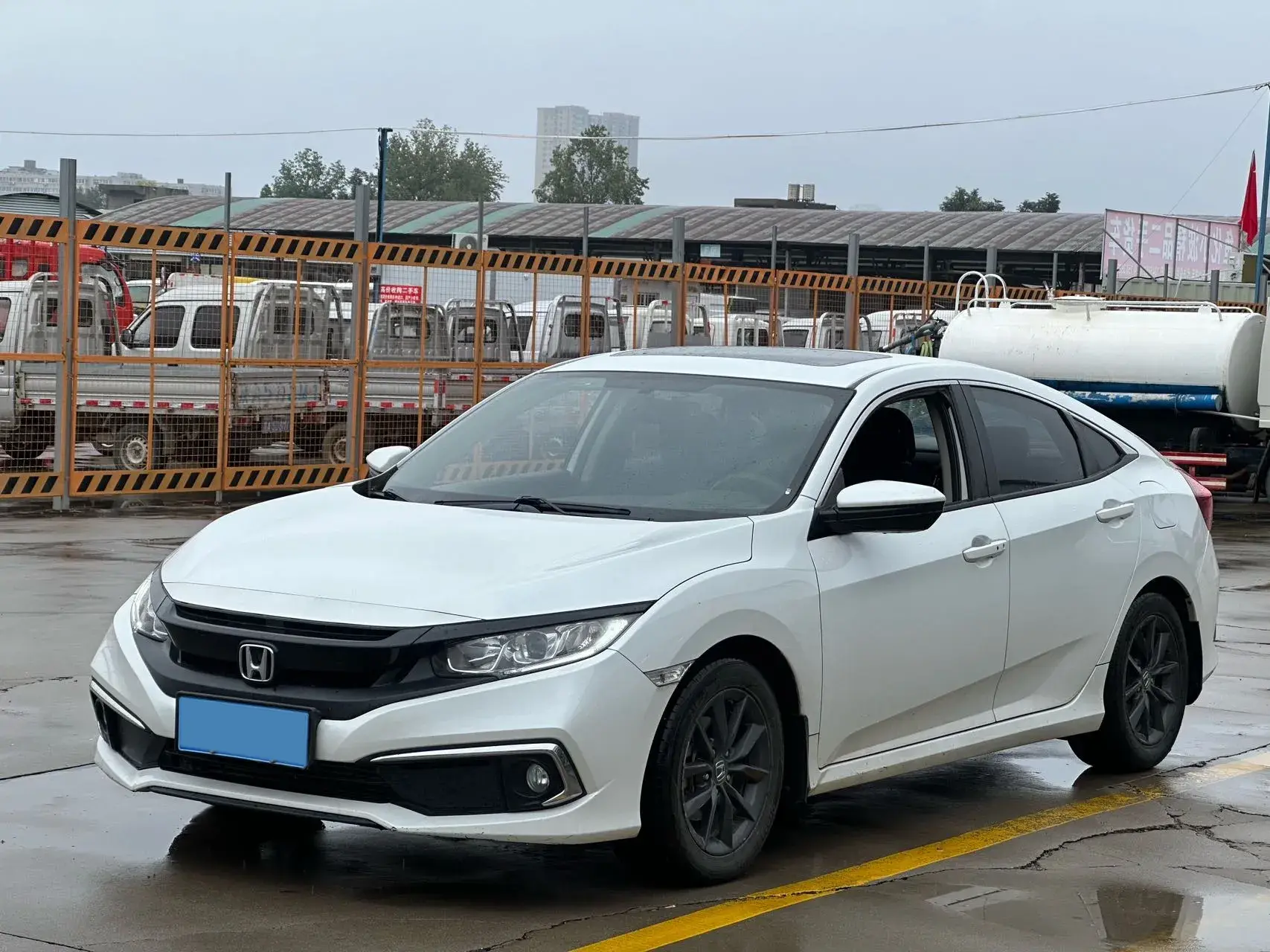 2018 SKODA KAMIQ view 1