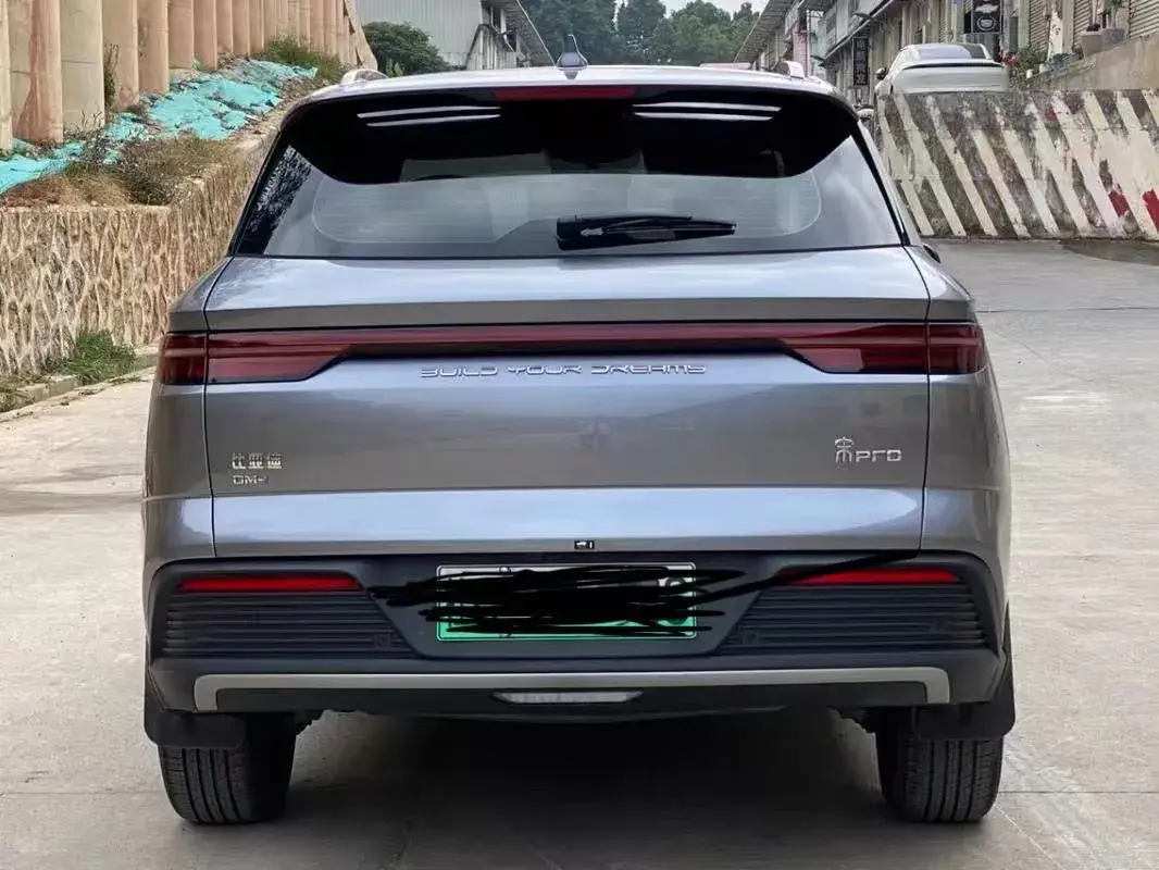 2024 BYD SONG thumbnail 3