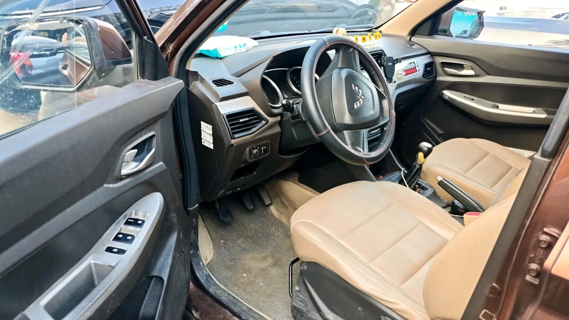 2018 WULING HONGGUANG thumbnail 2