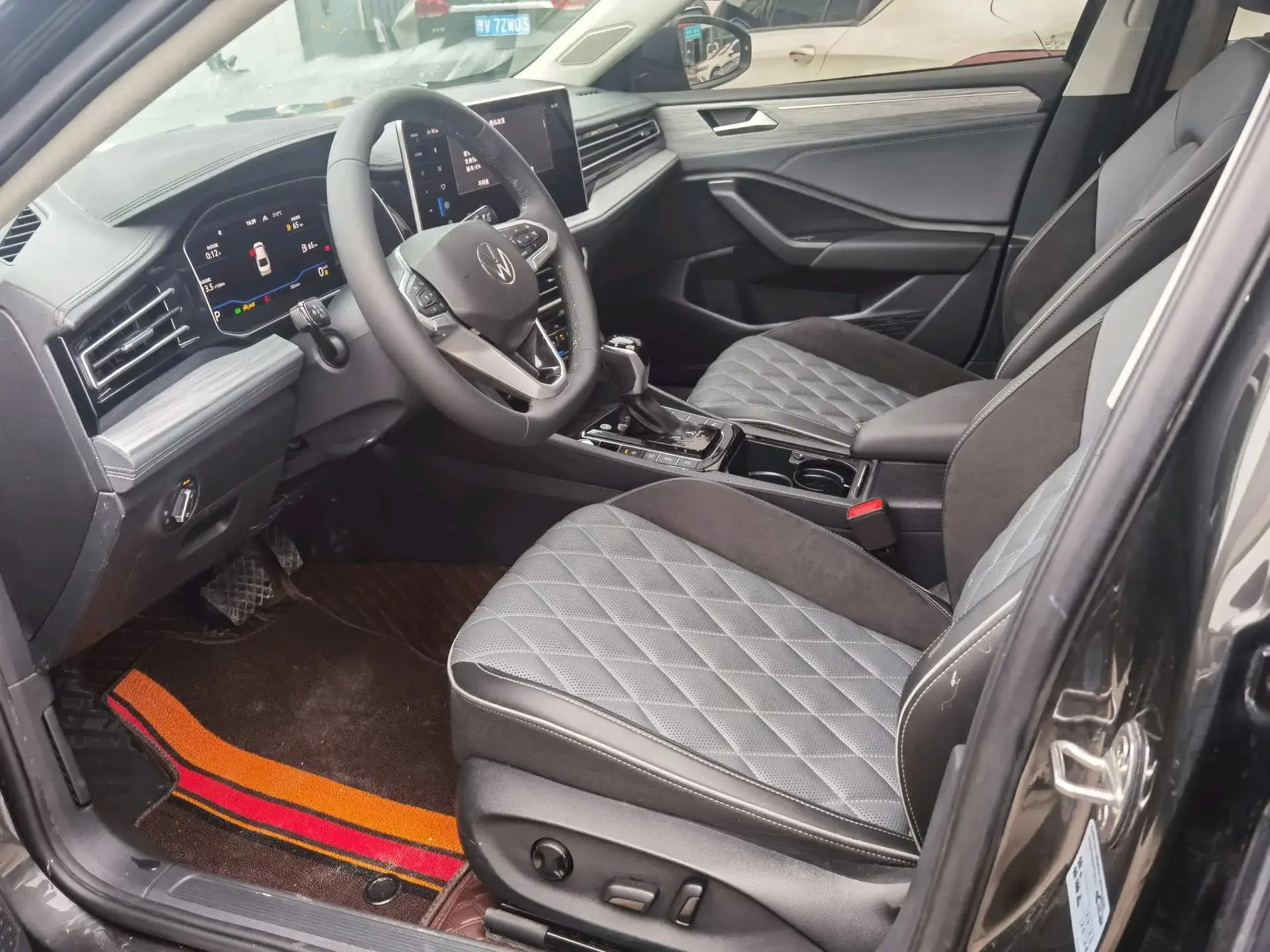 2023 VOLKSWAGEN SAGITAR thumbnail 4