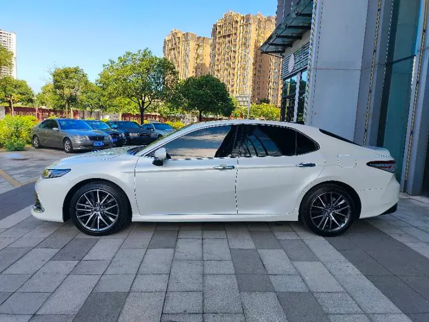 2021 TOYOTA CAMRY thumbnail 3