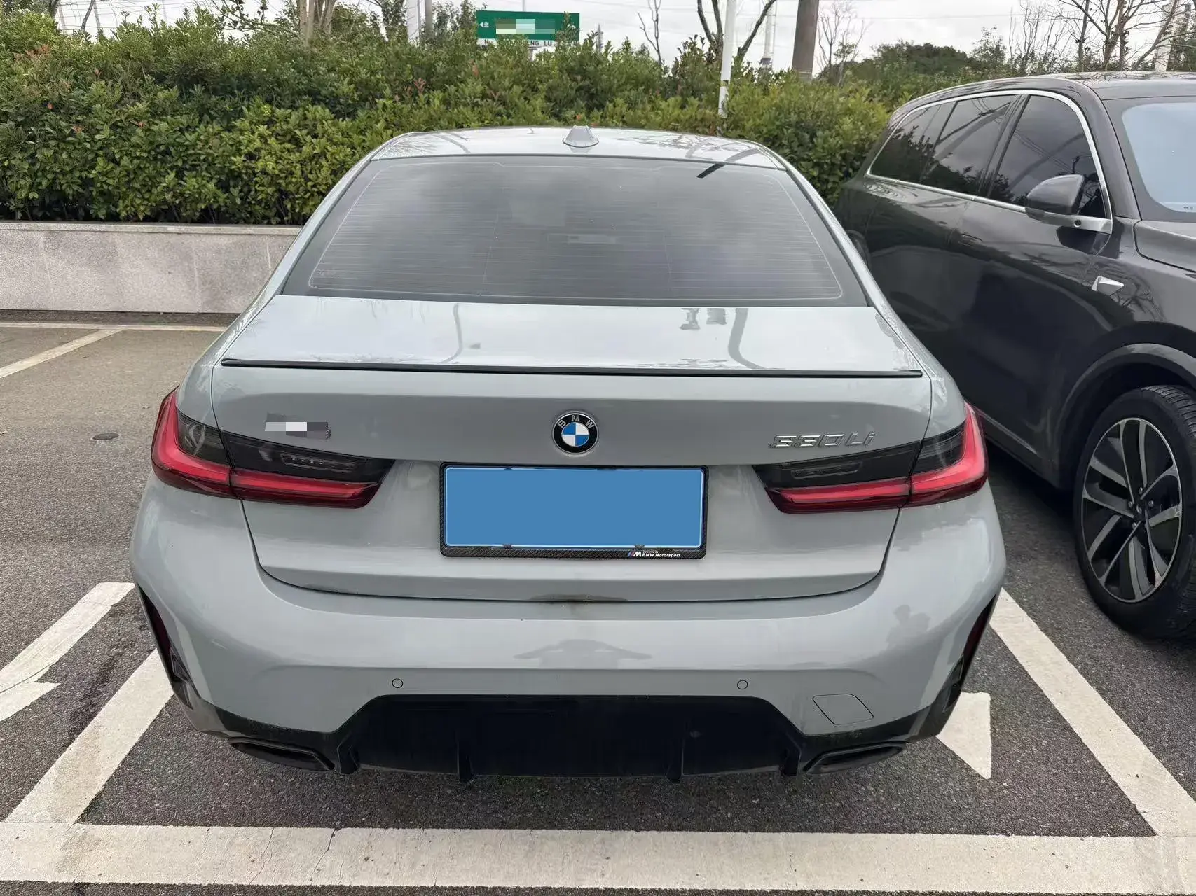 2025 BMW 3 thumbnail 4