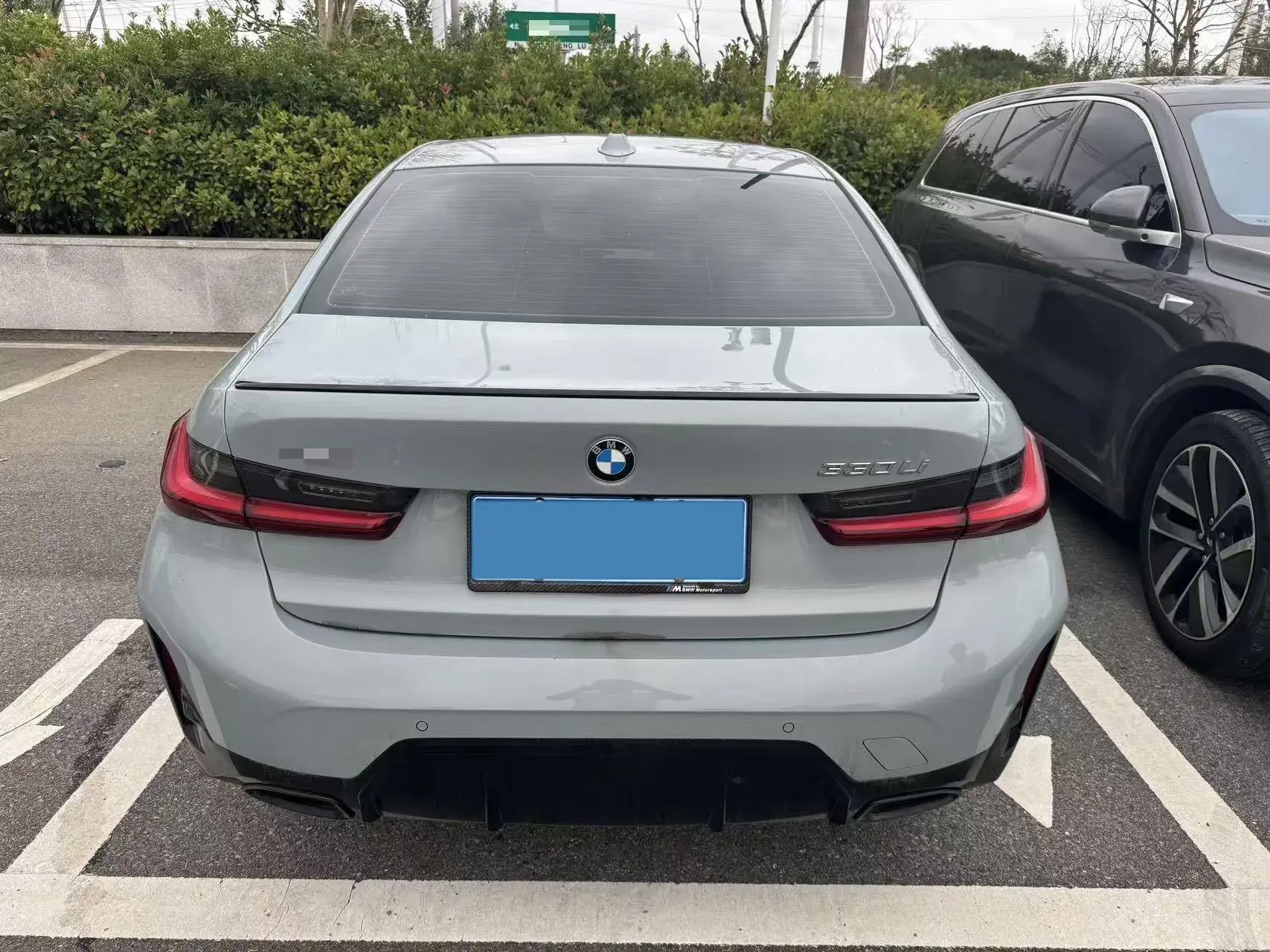 2025 BMW 3 thumbnail 2