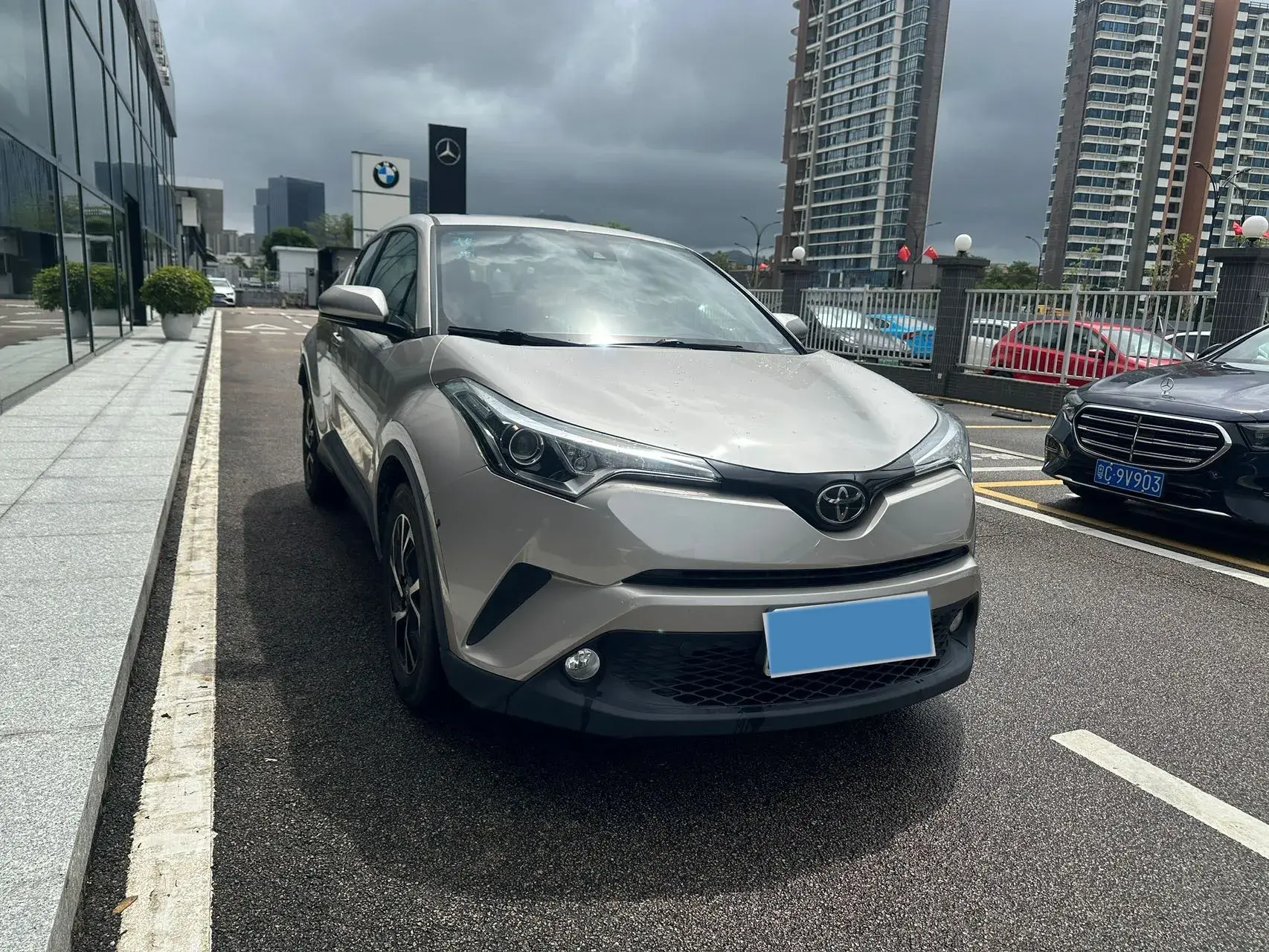 2020 TOYOTA C-HR thumbnail 4