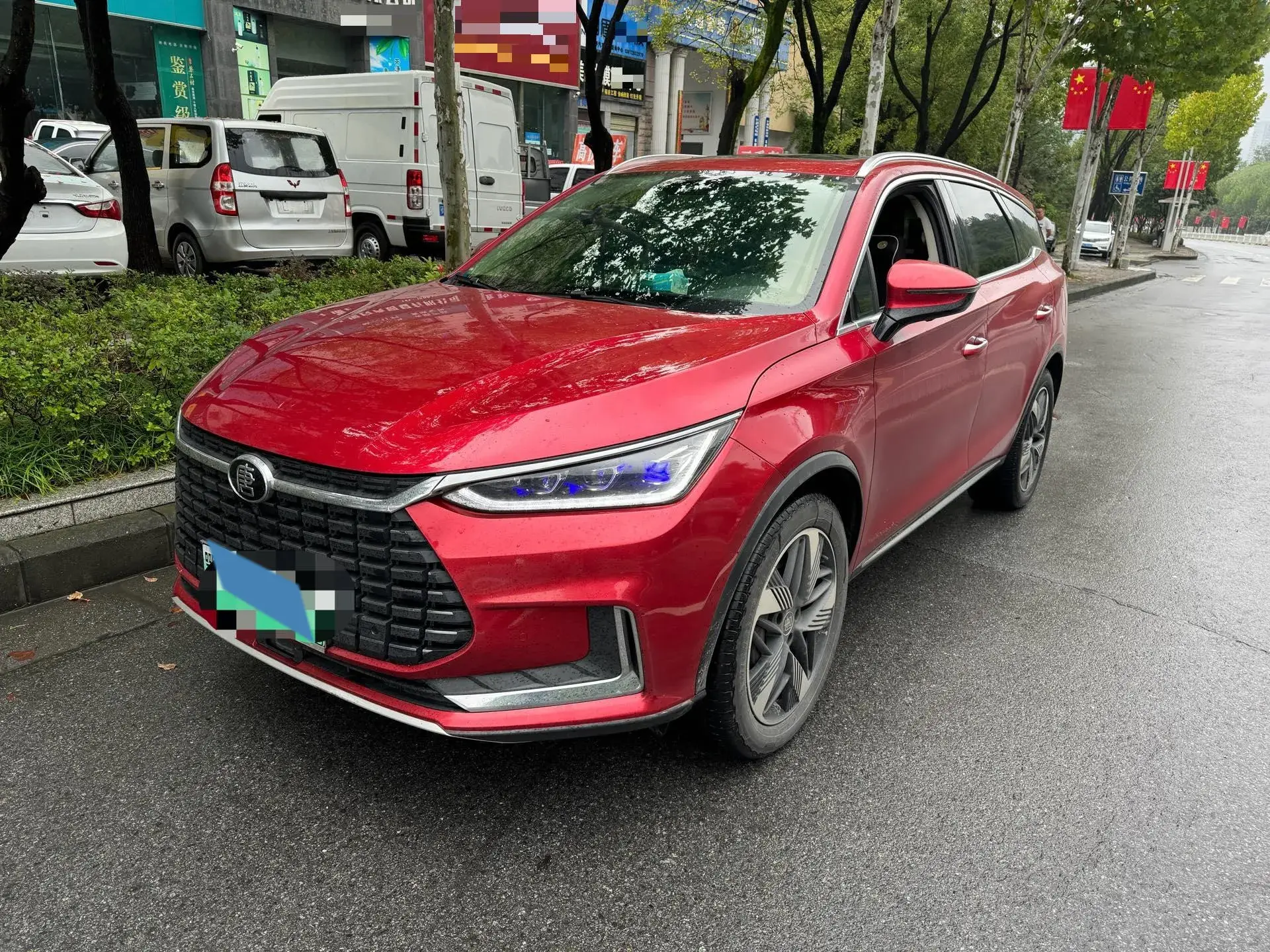 2019 BYD TANG view 1