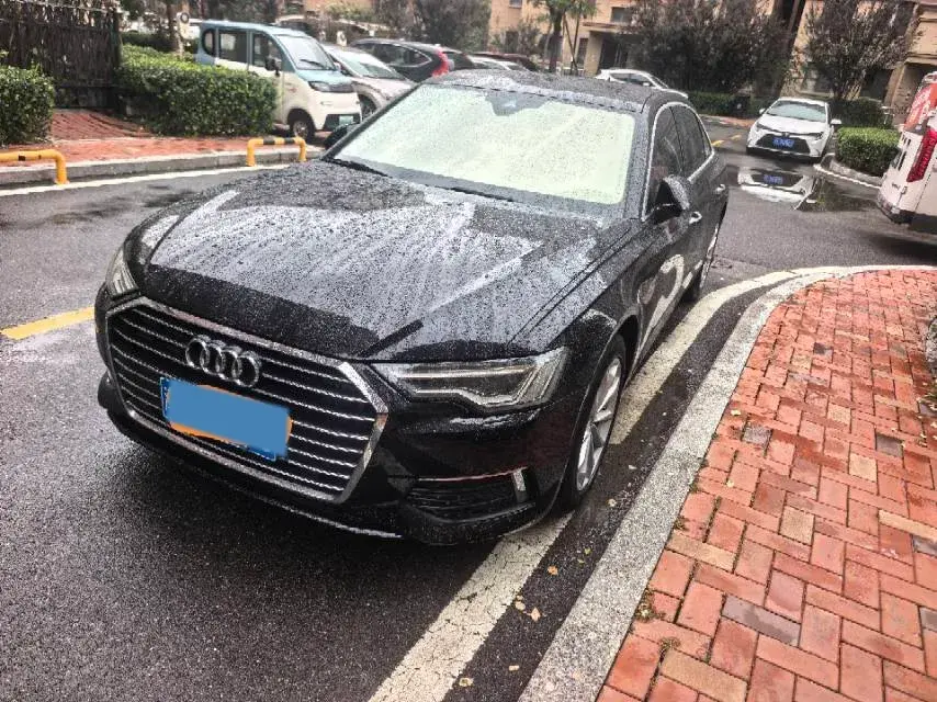 2021 AUDI A6L view 1