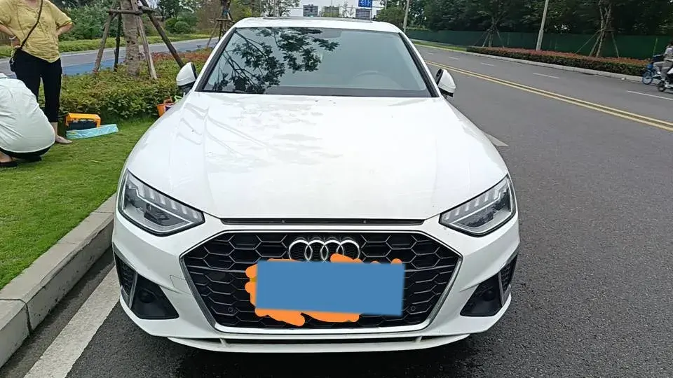 2020 AUDI A4L thumbnail 2