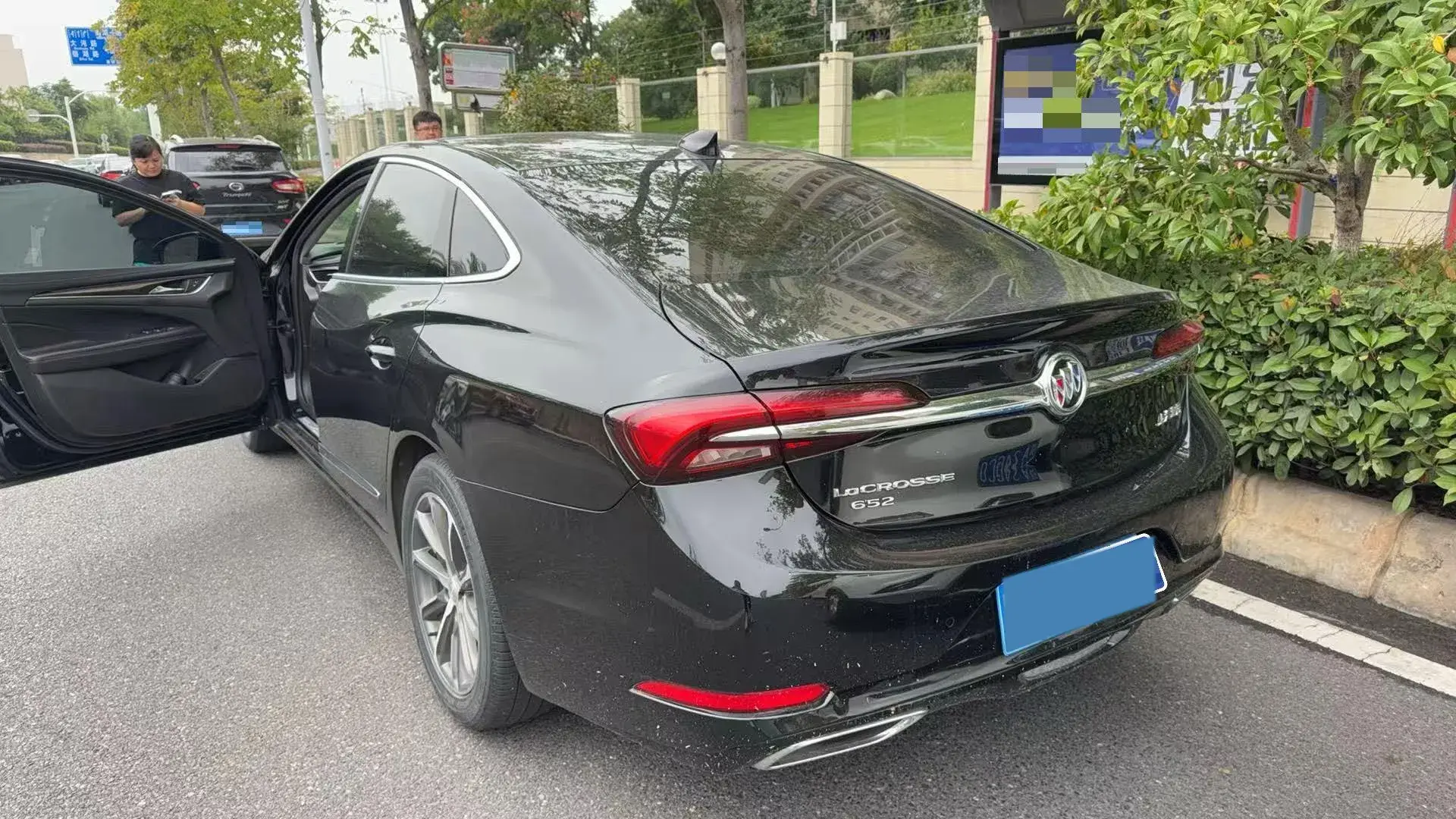 2021 BUICK LARCOSSE thumbnail 2