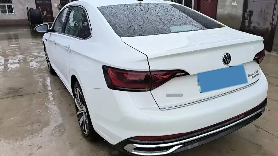 2023 VOLKSWAGEN SAGITAR thumbnail 3