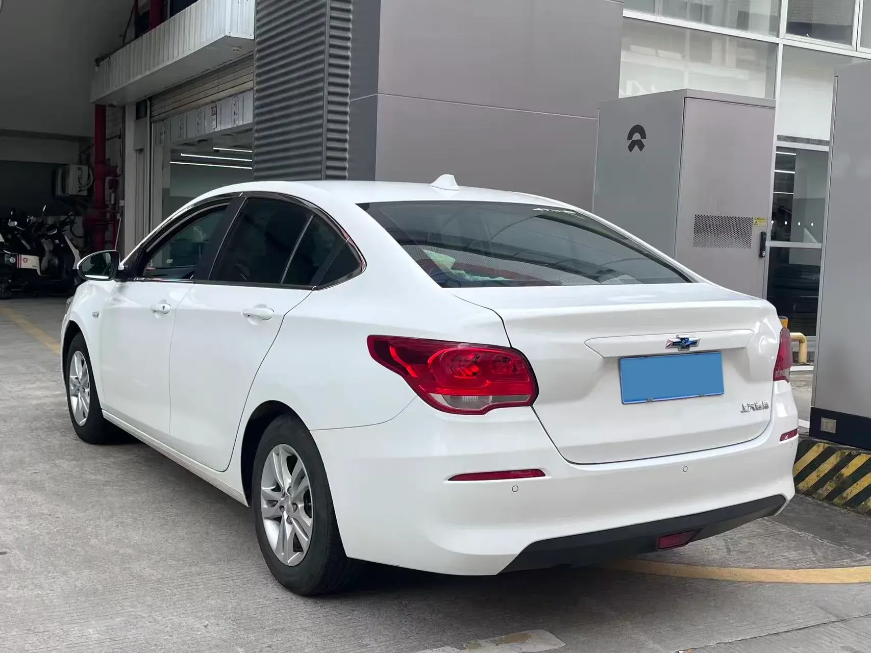 2019 CHEVROLET CAVALIER thumbnail 3