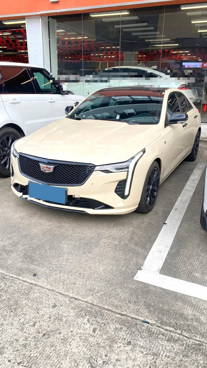 2022 CADILLAC CT4 view 1