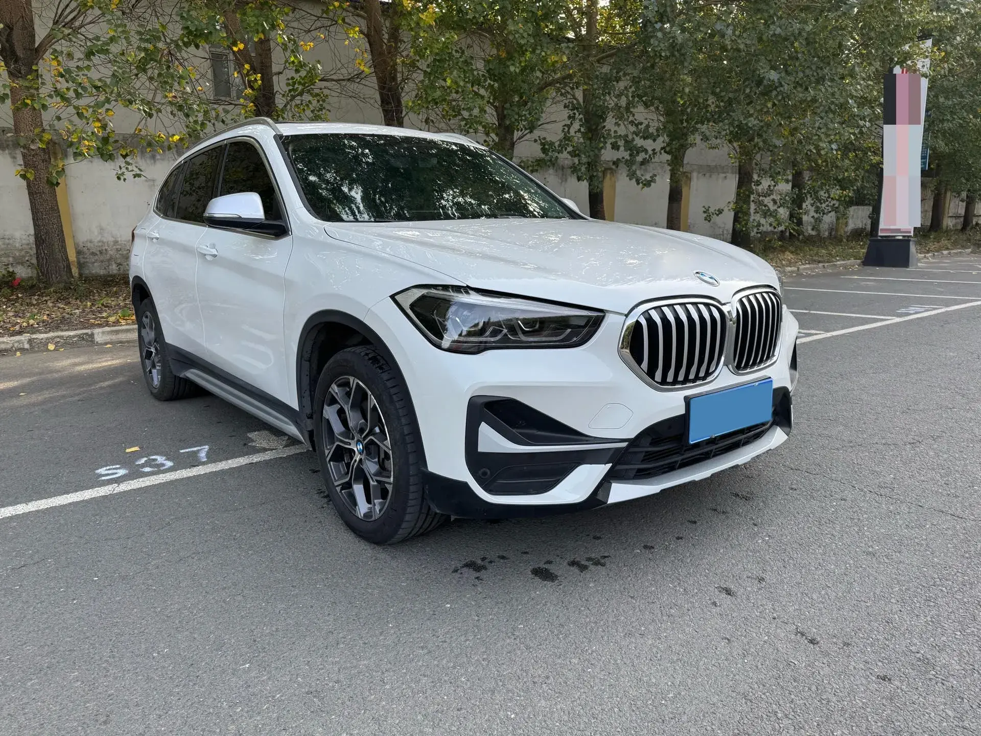 2022 BMW X1 thumbnail 3