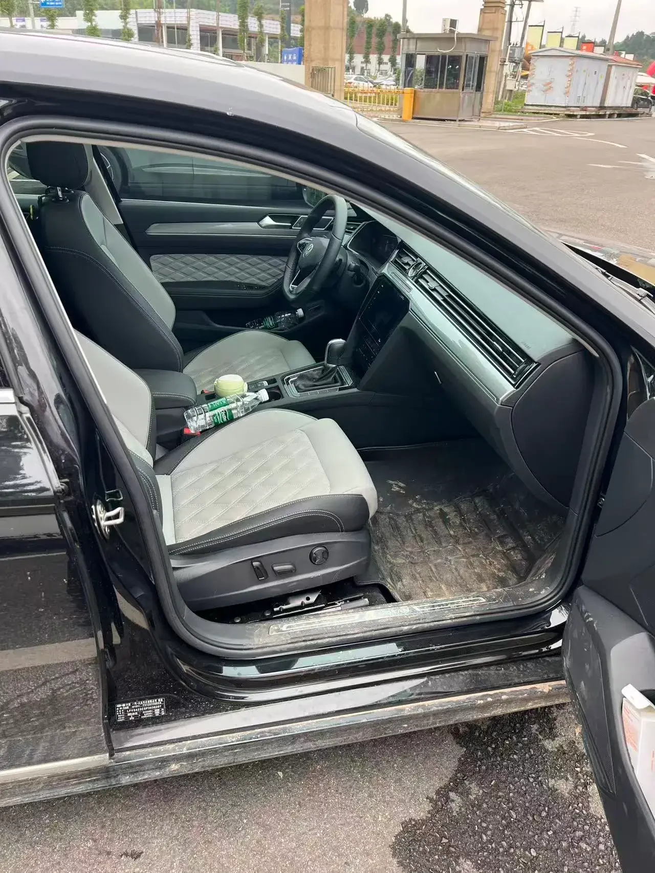 2023 VOLKSWAGEN MAGOTAN thumbnail 4