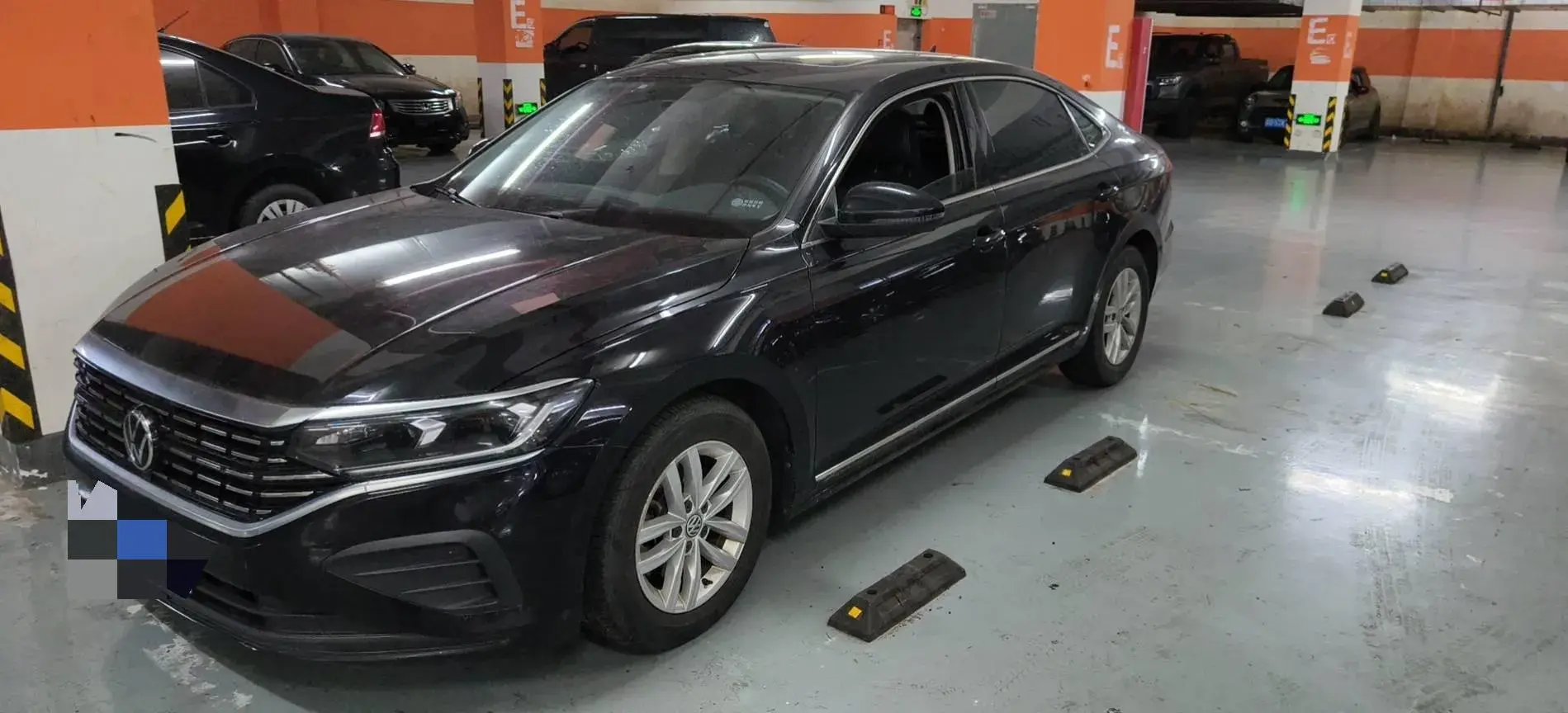 2022 VOLKSWAGEN PASSAT view 1