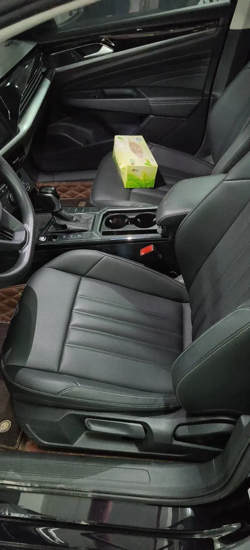 2022 VOLKSWAGEN PASSAT thumbnail 4