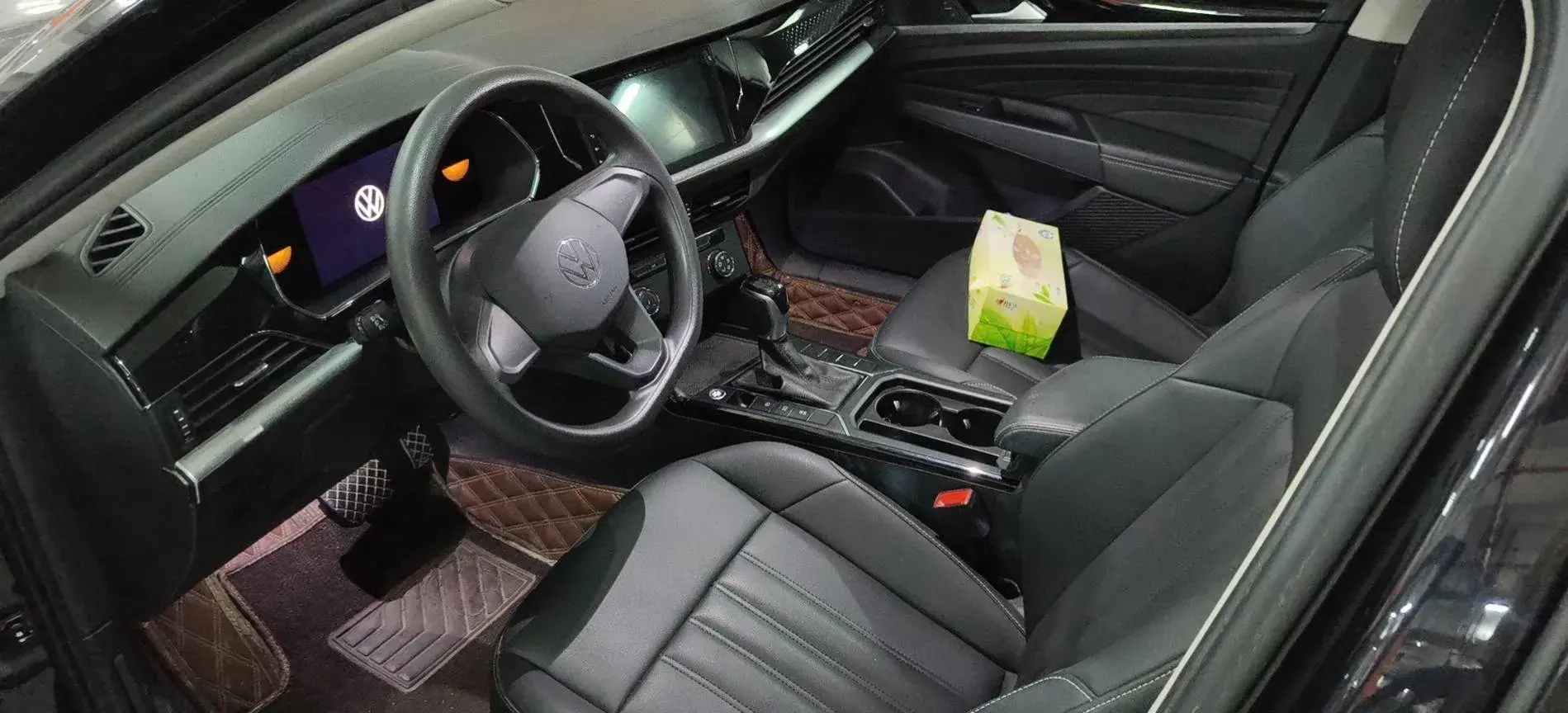 2022 VOLKSWAGEN PASSAT thumbnail 3