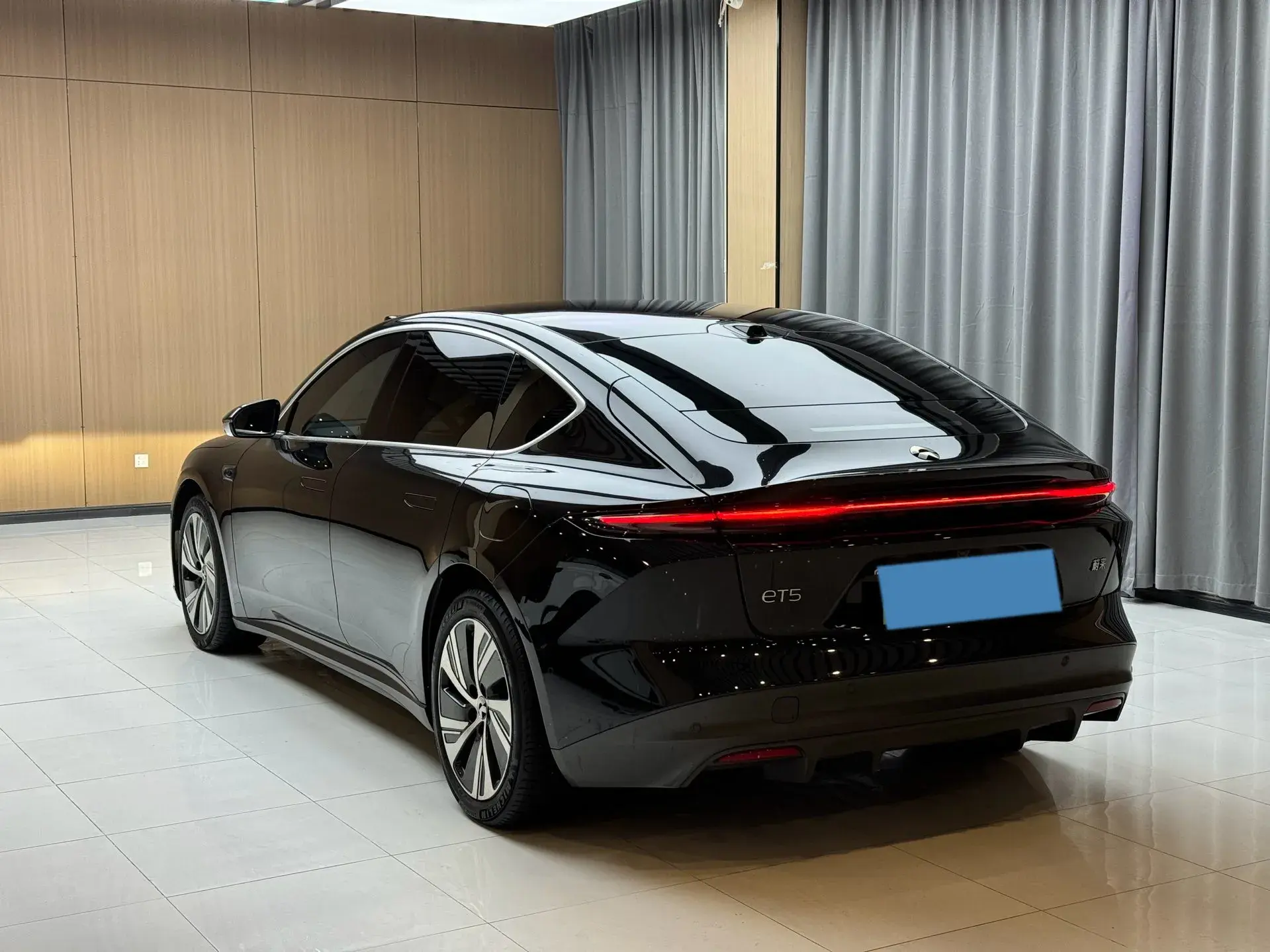 2024 NIO ET5 thumbnail 4