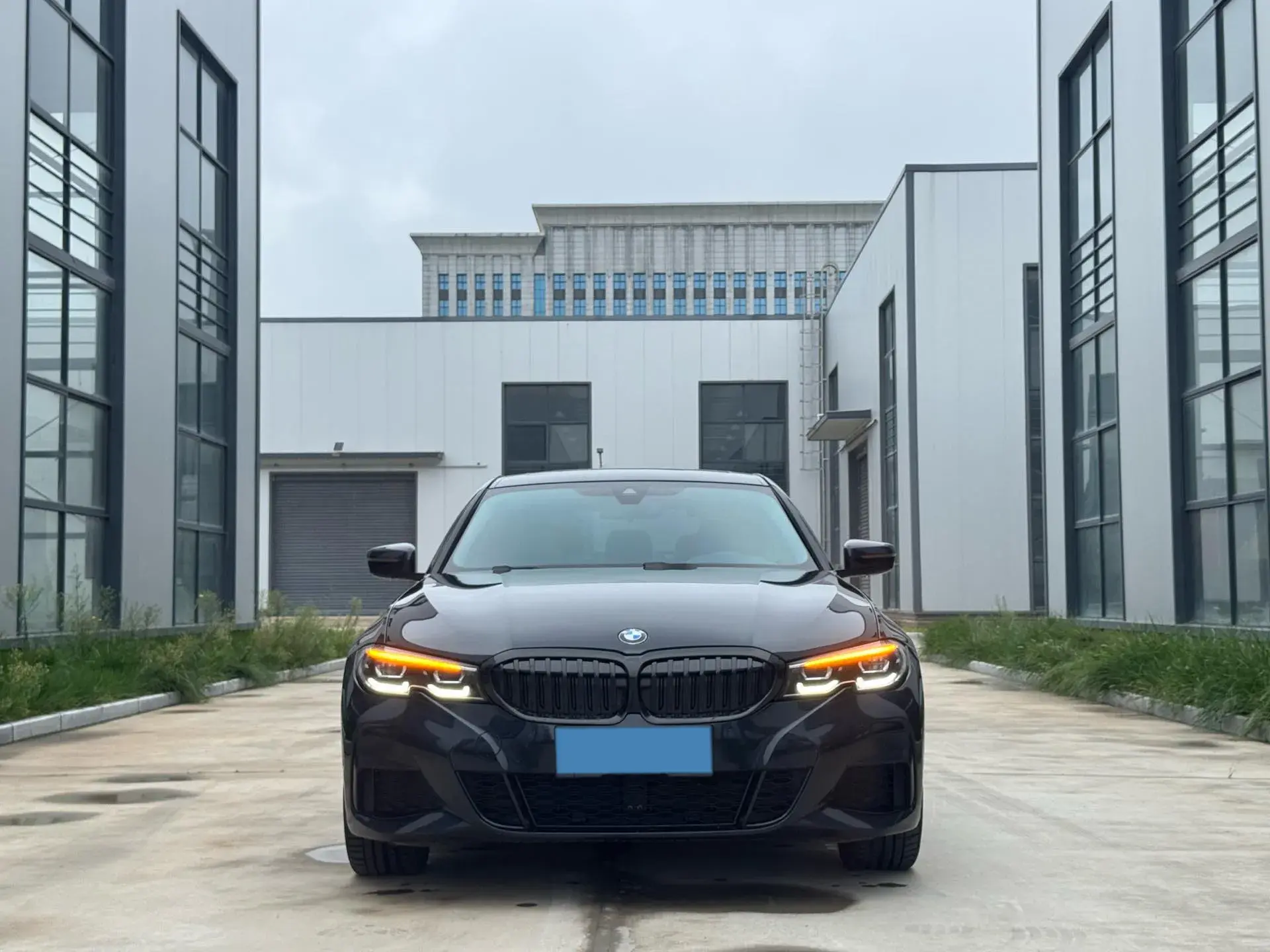 2021 BMW 3 thumbnail 2