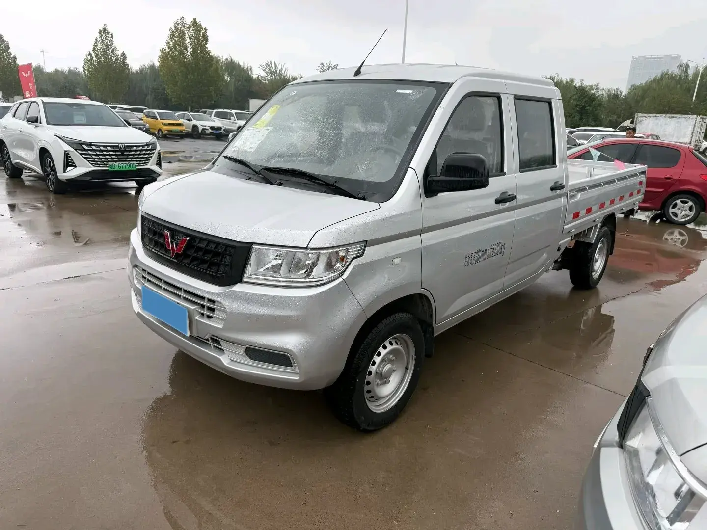 2023 WULING RONGGUANG view 1