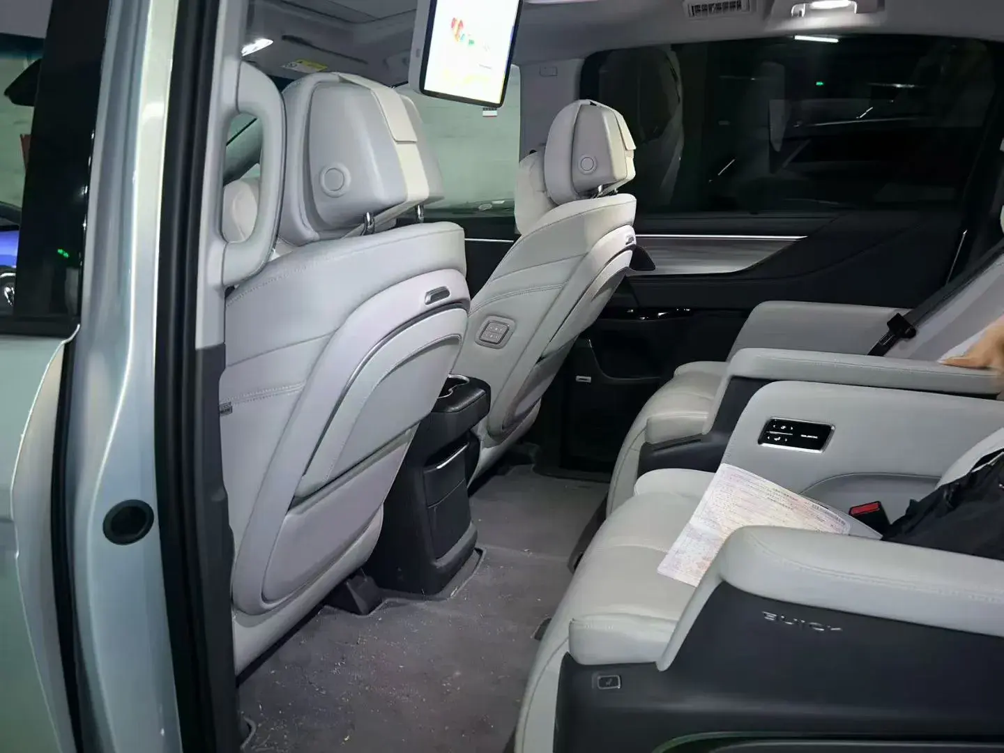 2025 BUICK GL8 thumbnail 2