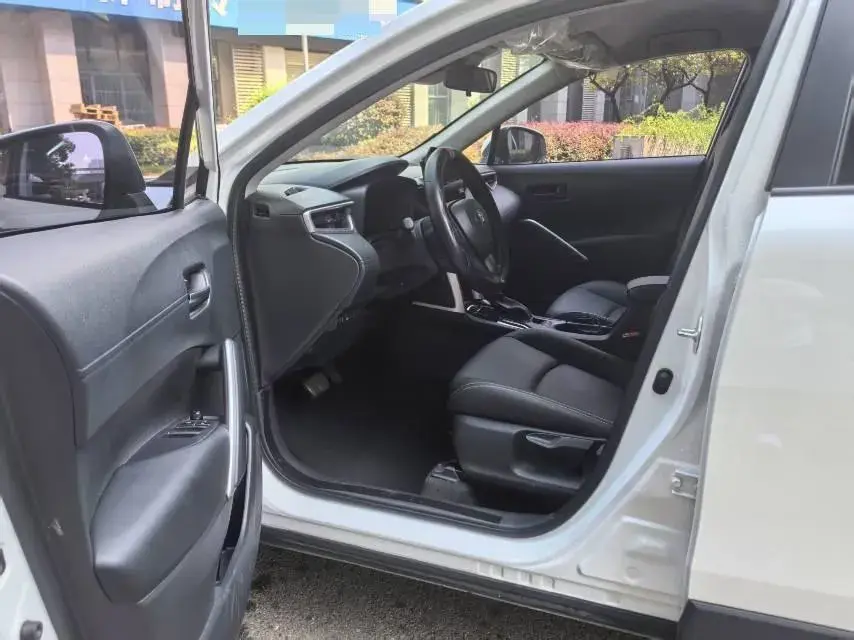 2024 TOYOTA COROLLA thumbnail 4