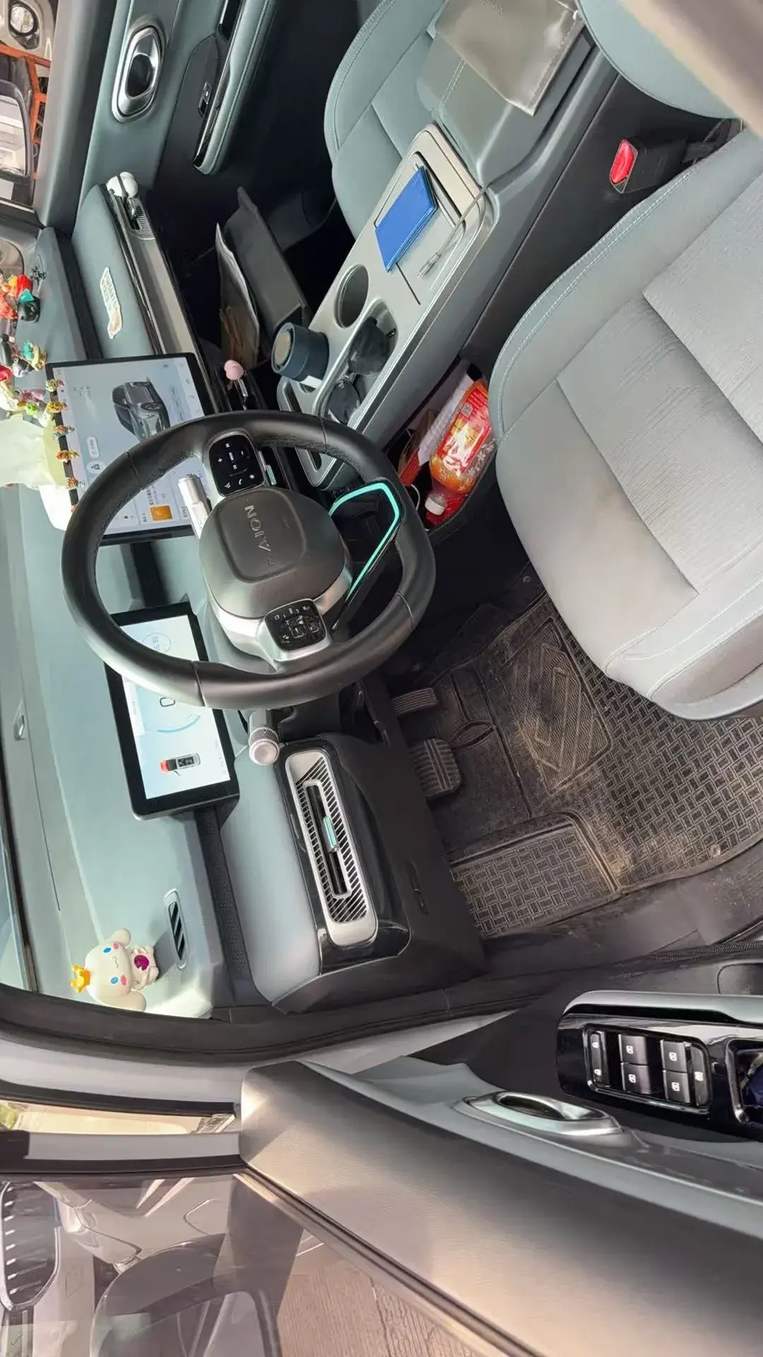 2023 AION Y thumbnail 2