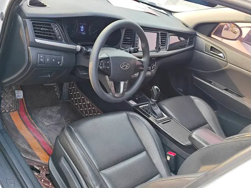 2017 HYUNDAI MISTRA thumbnail 4