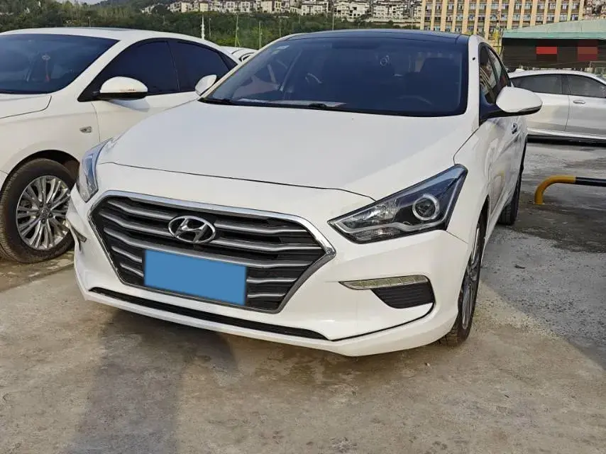 2017 HYUNDAI MISTRA view 1