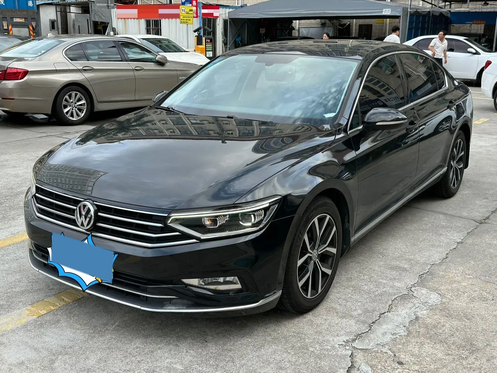 2020 VOLKSWAGEN MAGOTAN view 1