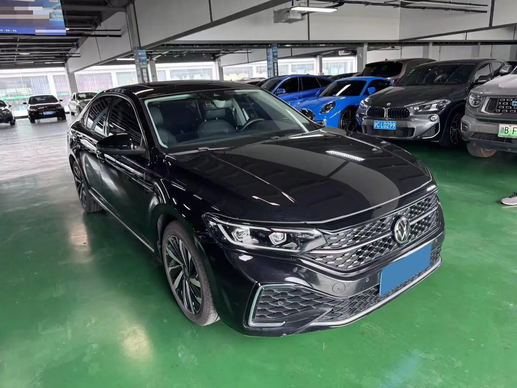 2022 VOLKSWAGEN PASSAT thumbnail 2