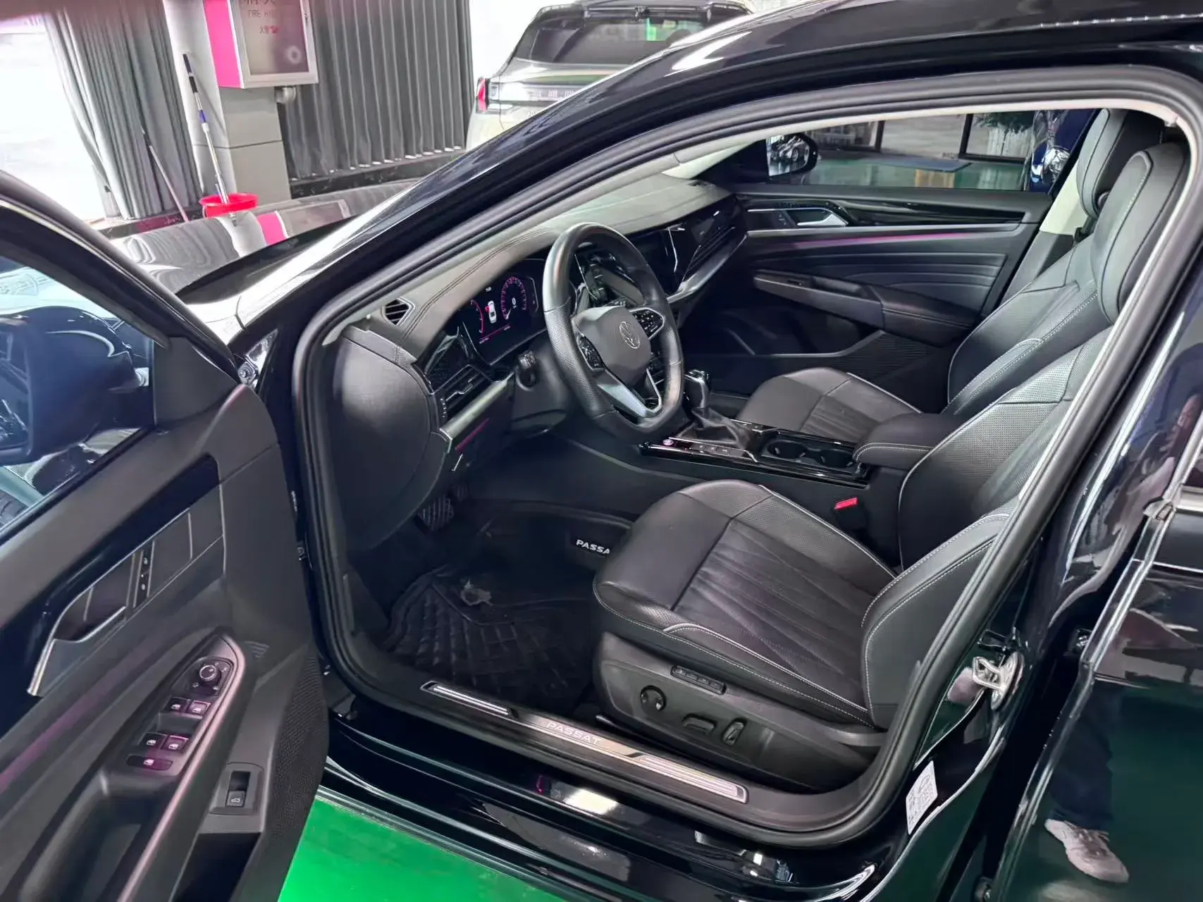 2022 VOLKSWAGEN PASSAT thumbnail 3