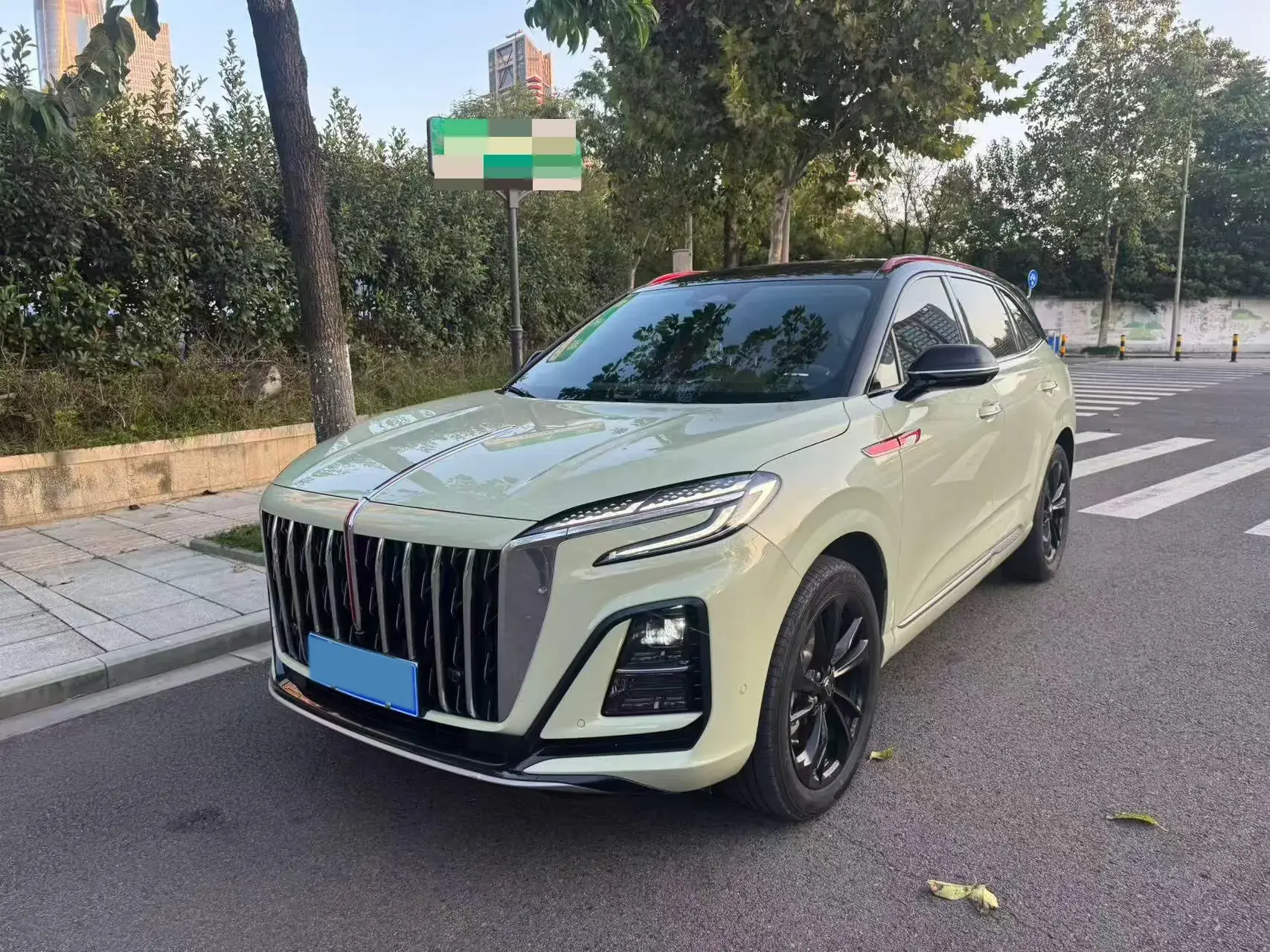 2023 HONGQI HS3 view 1