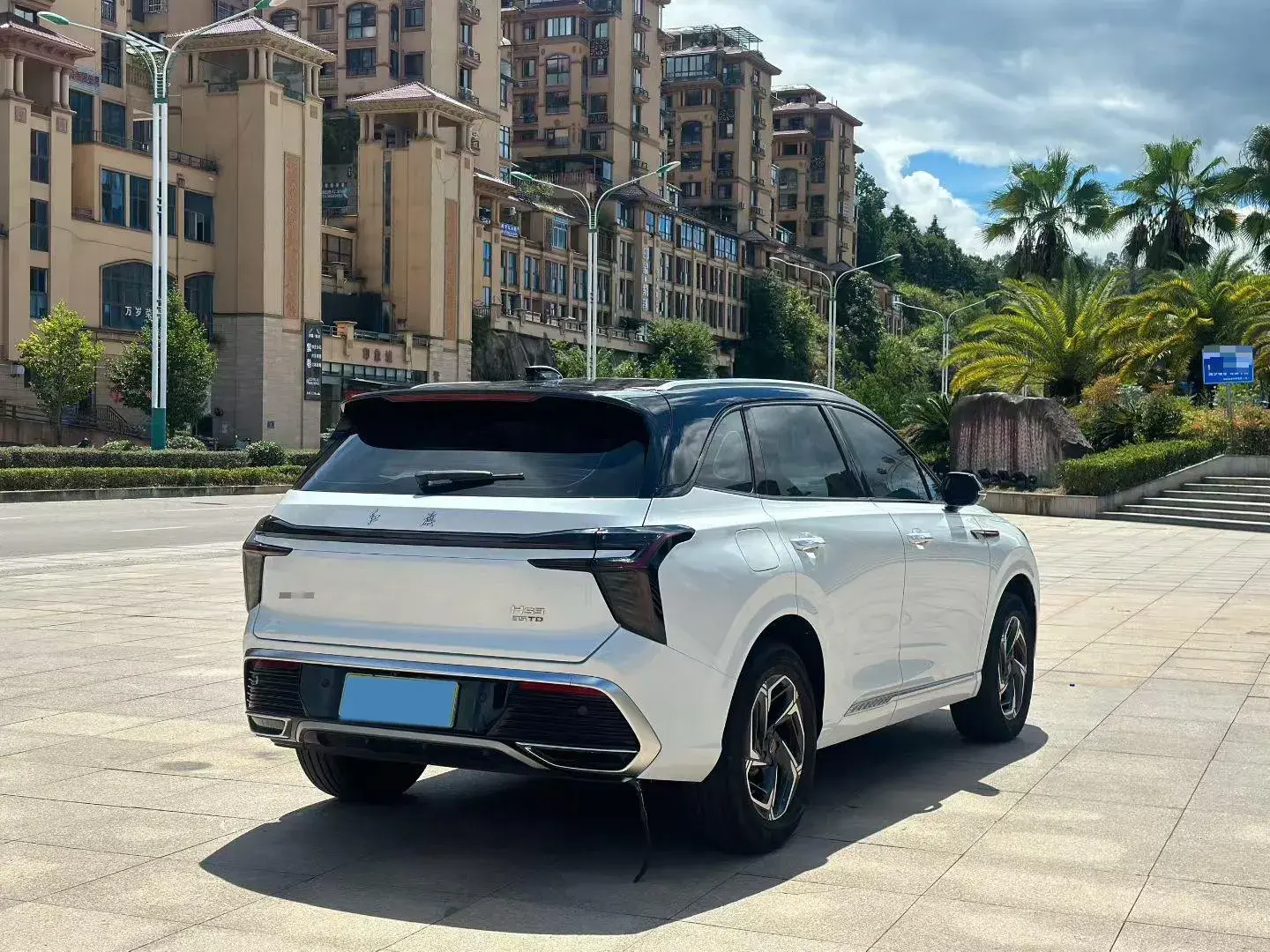 2023 HONGQI HS3 thumbnail 4