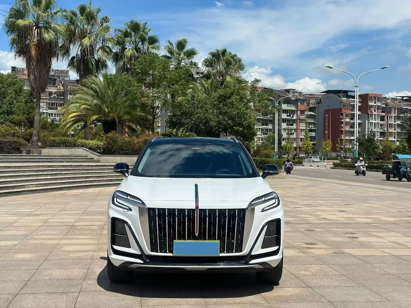 2023 HONGQI HS3 thumbnail 2