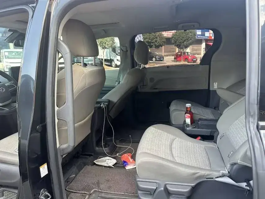 2024 TOYOTA SIENNA thumbnail 4