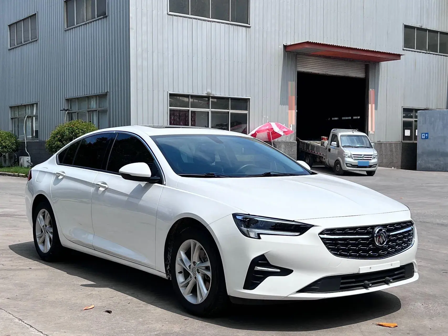 2020 BUICK REGAL thumbnail 3