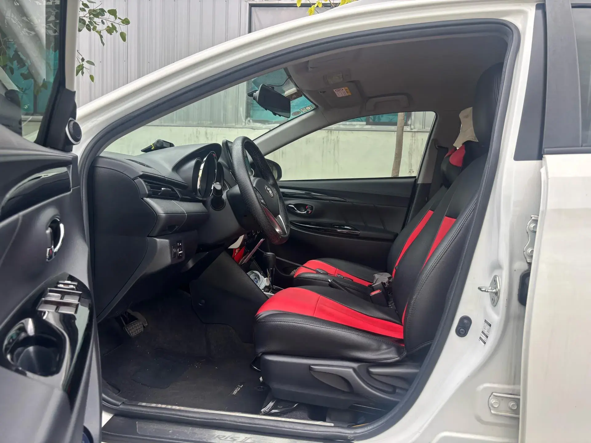 2021 TOYOTA YARIS thumbnail 2