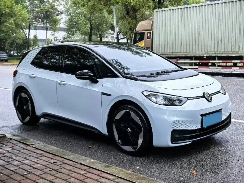 2023 VOLKSWAGEN ID.3 thumbnail 3