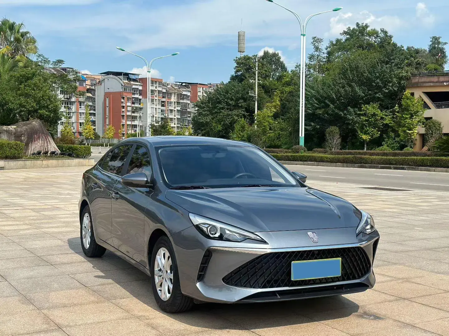 2023 ROEWE I5 thumbnail 3