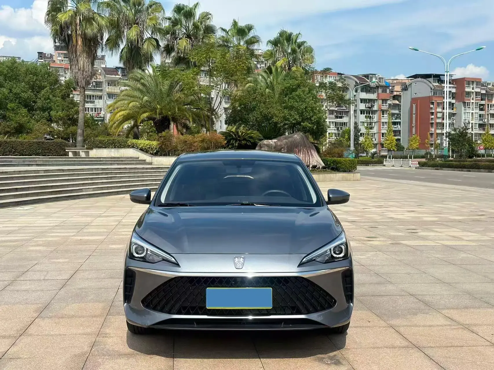 2023 ROEWE I5 thumbnail 2