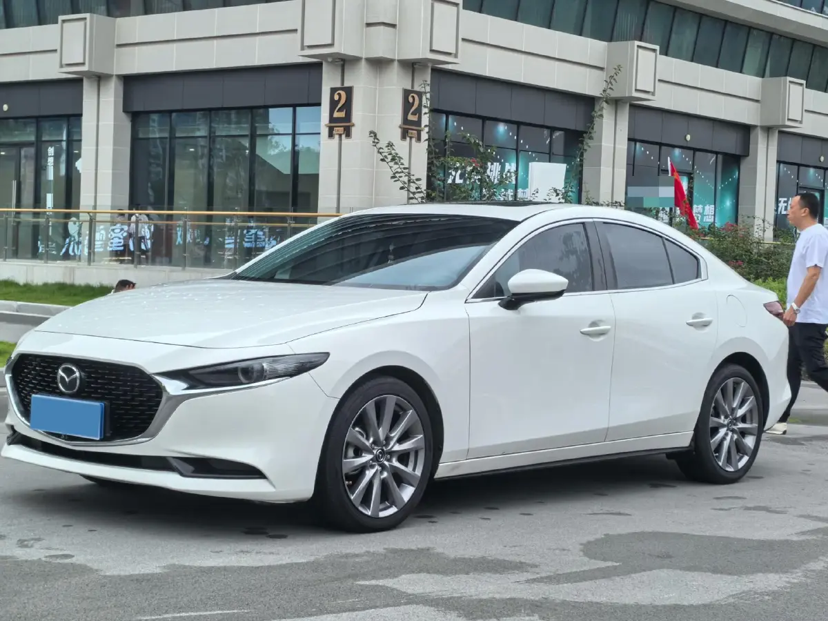 2022 Mazda 3 Axela 2.0L 158HP L4 6AT