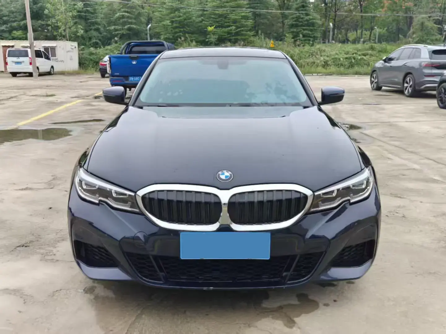 2022 BMW 3 thumbnail 2
