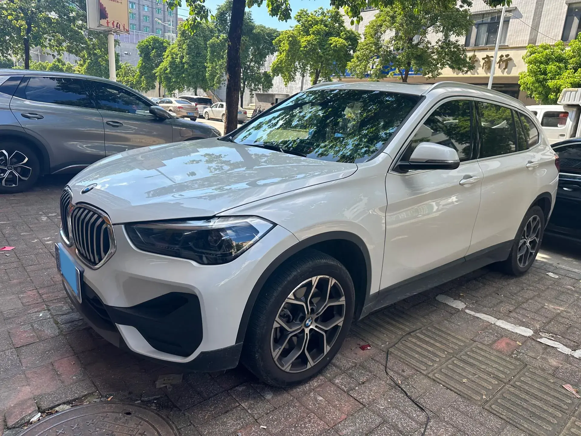 2022 BMW X1 view 1