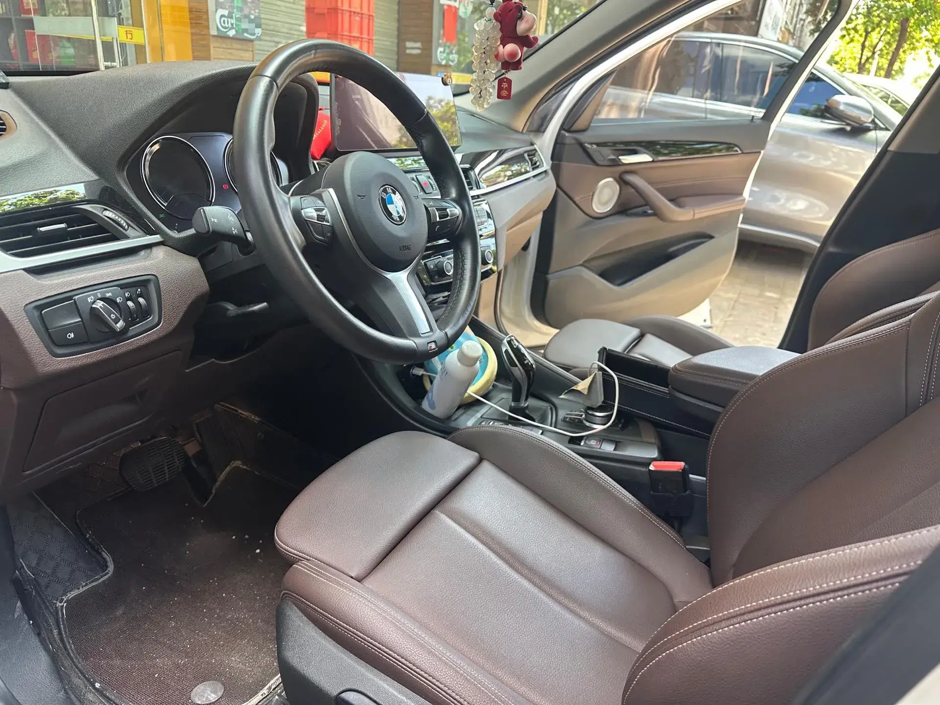 2022 BMW X1 thumbnail 2