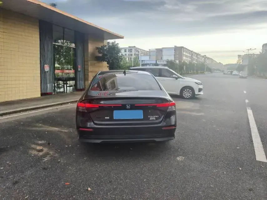 2023 HONDA ACCORD thumbnail 3