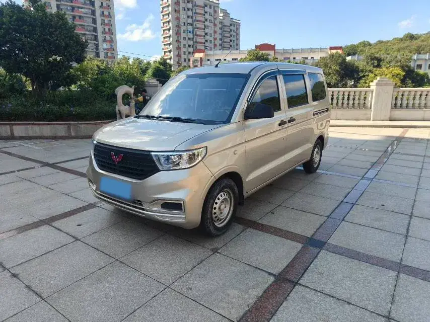 2021 WULING HONGGUANG view 1
